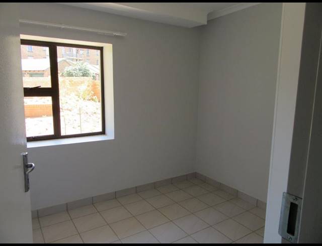 2 BEDROOM APARTMENT FOR SALE IN DIE HOEWES